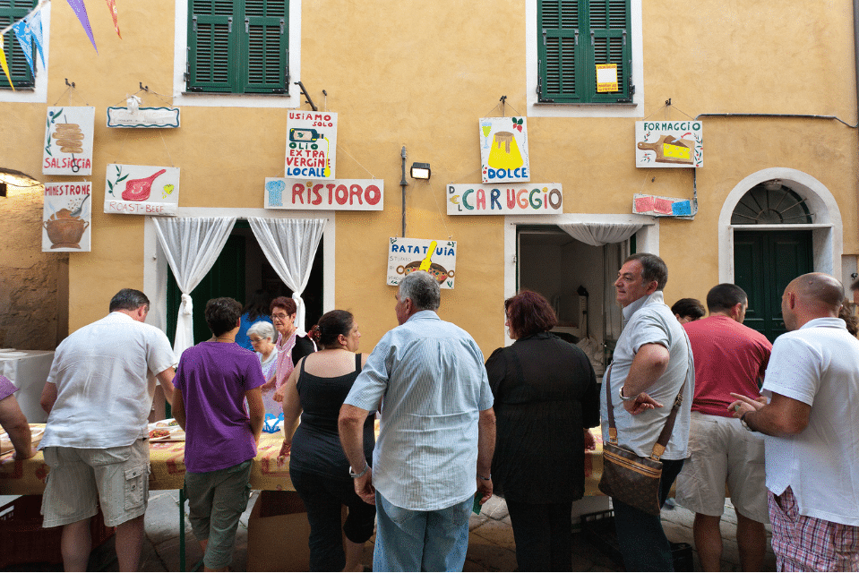 Das Festival der Paella und der sarazenischen Muscheln: zwei Ereignisse, die man in Borgomaro nicht verpassen sollte!